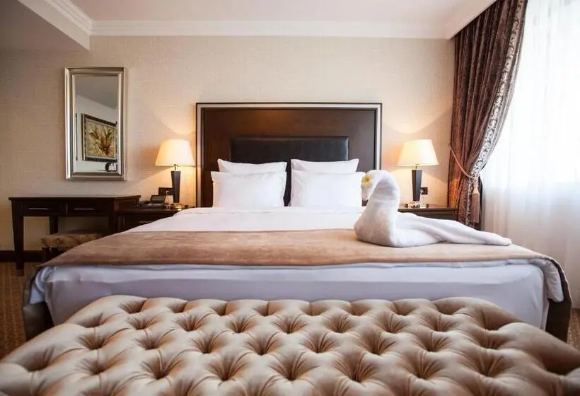 سوئیت با تخت بزرگ, Chinar Hotel & Spa Naftalan