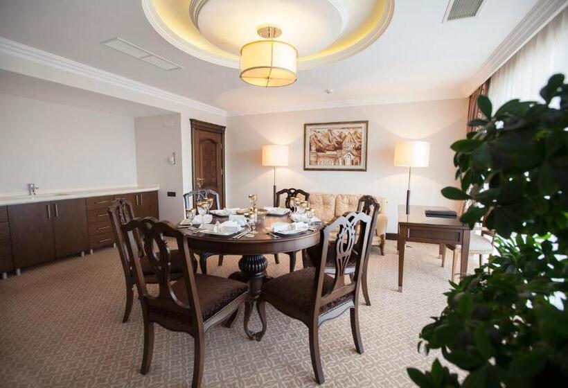 سوئیت با تخت بزرگ, Chinar Hotel & Spa Naftalan