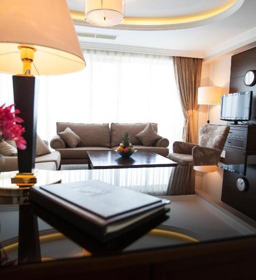 سوییت اجرایی, Chinar Hotel & Spa Naftalan