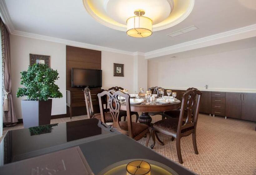 سوئیت با تخت بزرگ, Chinar Hotel & Spa Naftalan