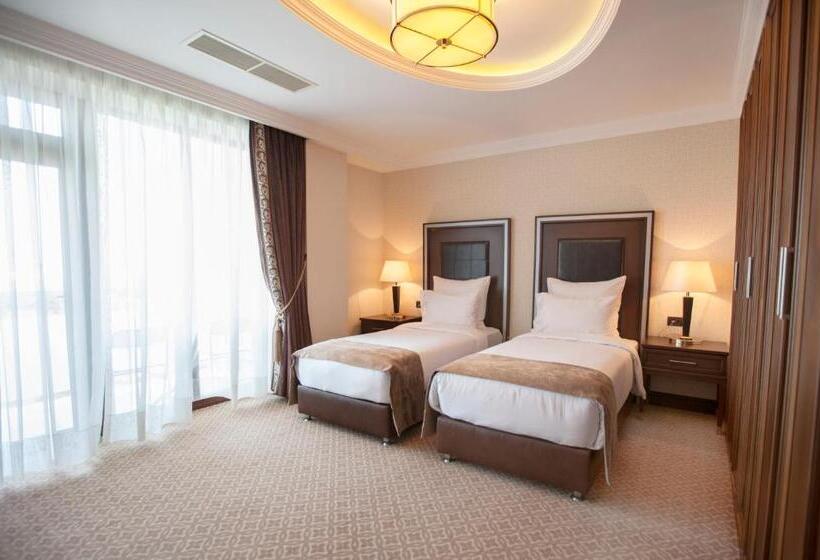 سوئیت با تخت بزرگ, Chinar Hotel & Spa Naftalan