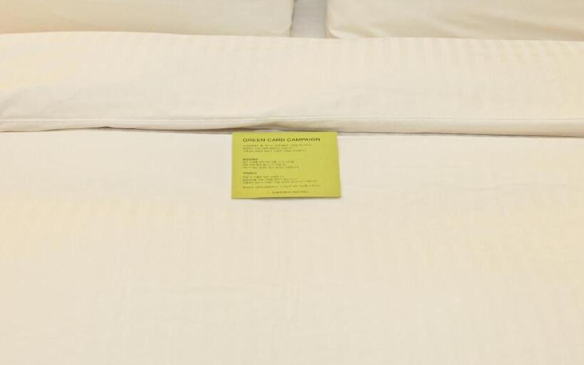 Полулюкс, Crown Hotel Changwon