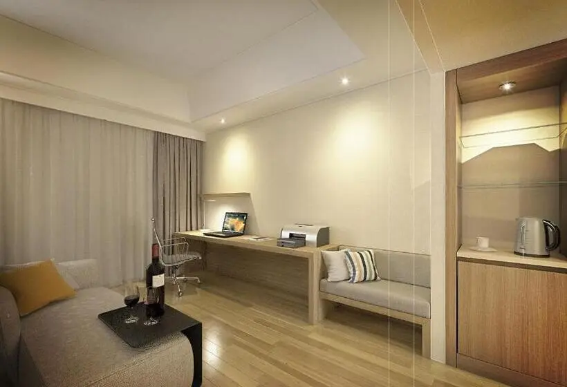 سوییت جونیور, Crown Hotel Changwon