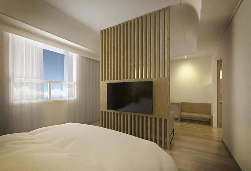 سوییت جونیور, Crown Hotel Changwon