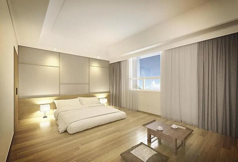 اتاق خانوادگی, Crown Hotel Changwon