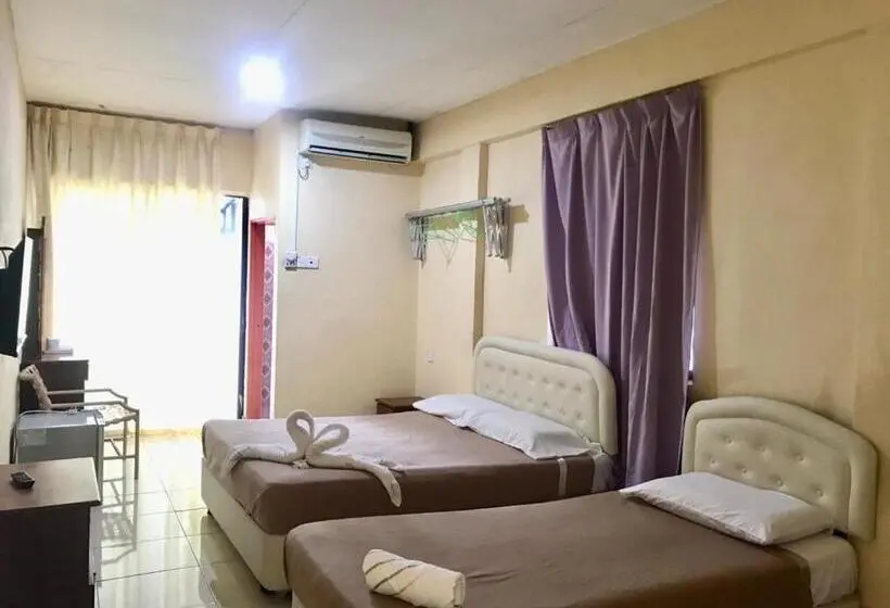 اتاق استاندارد سه تخته با بالکن, Anz Langkawi Inn