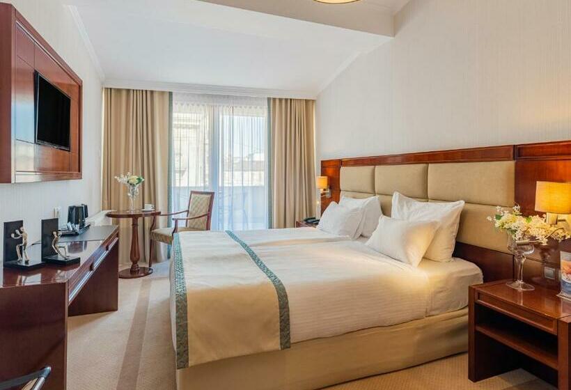 اتاق سوپریور با بالکن, Concorde Old Bucharest