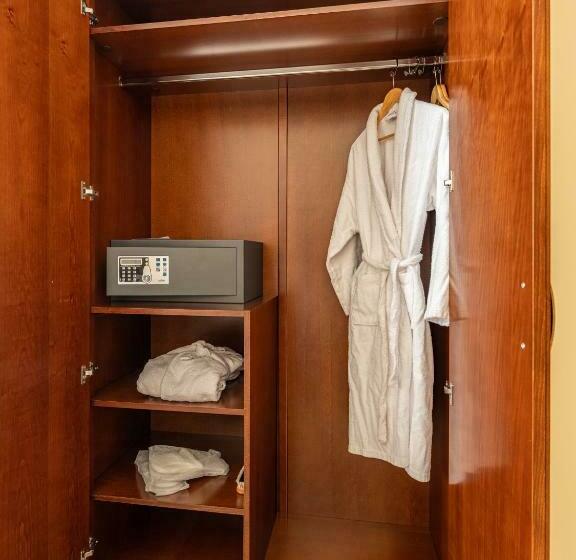 اتاق لوکس, Concorde Old Bucharest