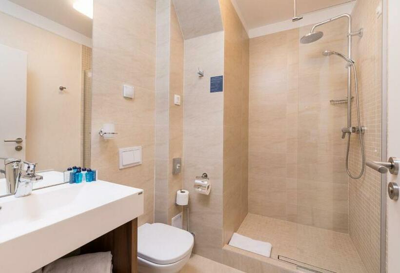 اتاق سوپریور با بالکن, Concorde Old Bucharest