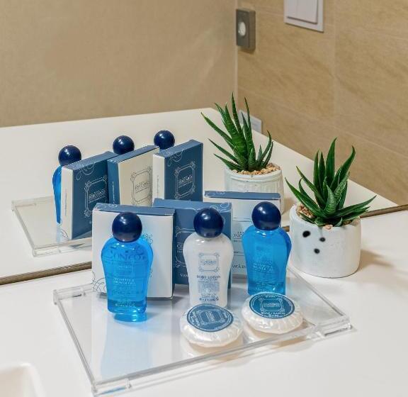 اتاق لوکس با بالکن, Concorde Old Bucharest