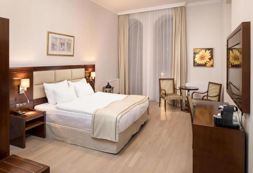 اتاق لوکس با بالکن, Concorde Old Bucharest