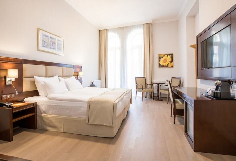 اتاق لوکس با بالکن, Concorde Old Bucharest