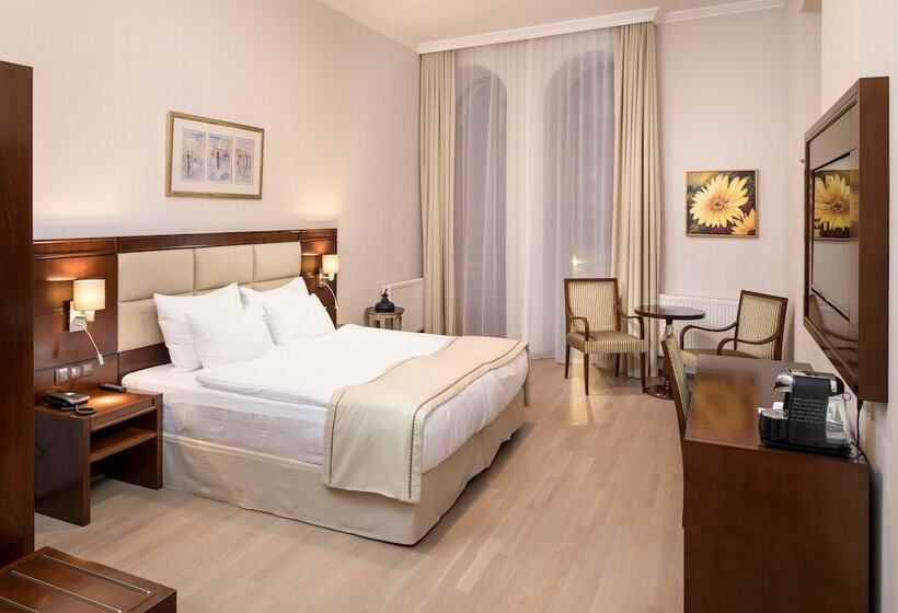 اتاق لوکس با بالکن, Concorde Old Bucharest