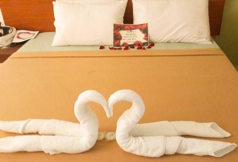 디럭스 룸 킹사이즈 침대, Coron Visitors