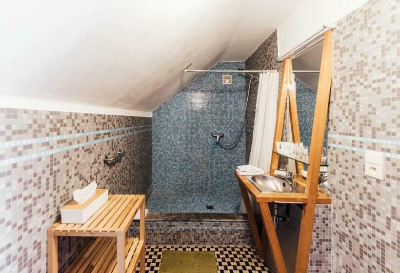 标准三人间, De Zwarte Stok