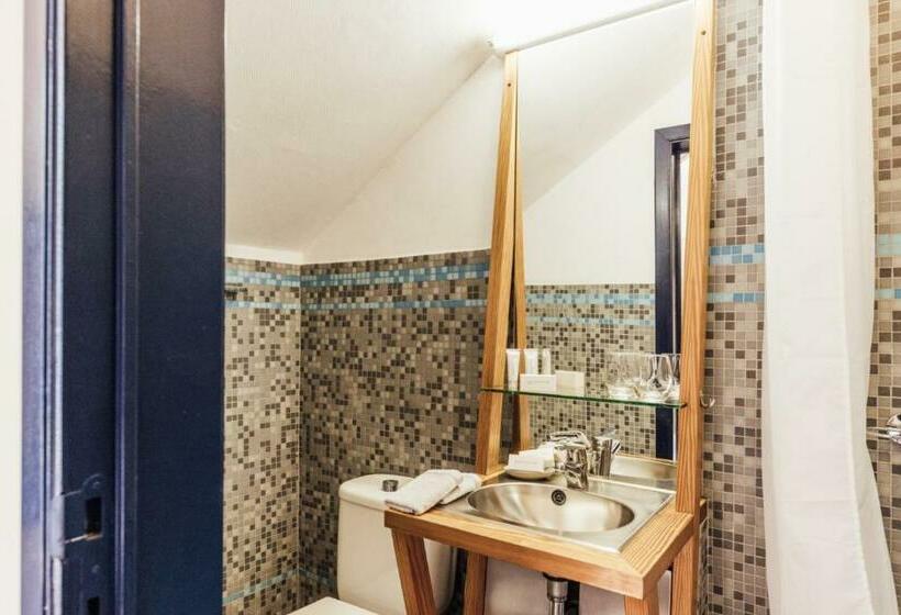 标准三人间, De Zwarte Stok