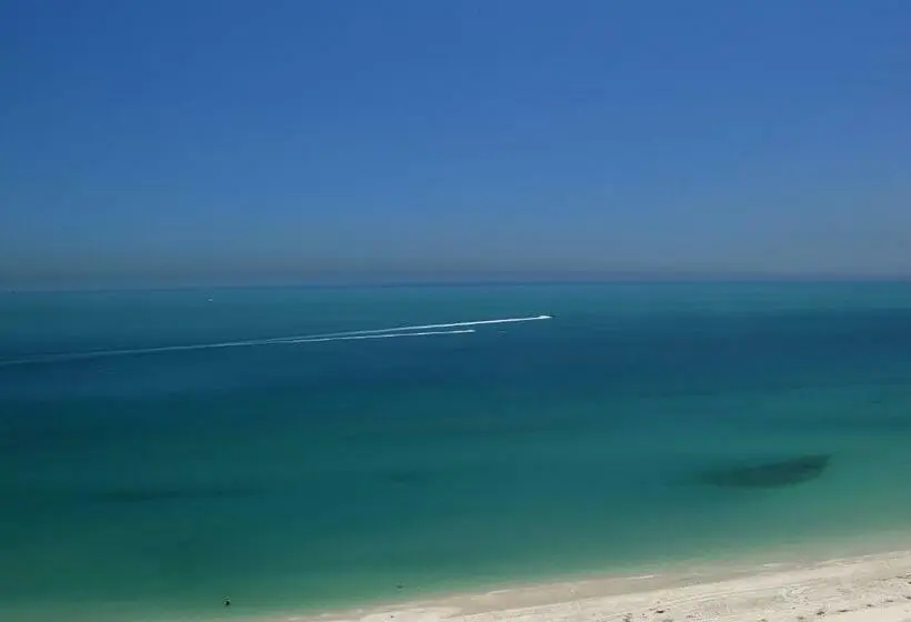 اتاق کلاسیک با چشم‌انداز دریا, Kuwait Grand