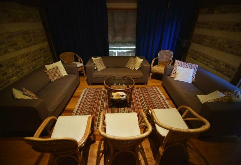 标准三人间, De Zwarte Stok