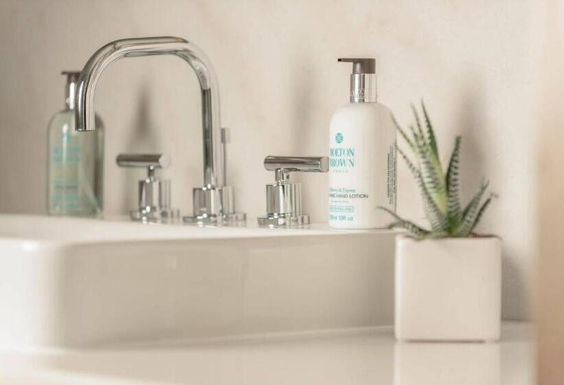 带大床的标准间, Jw Marriott Parq Vancouver