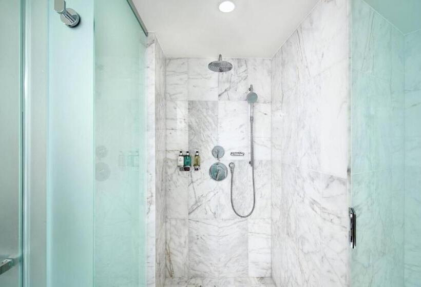 带大床的套房, Jw Marriott Parq Vancouver