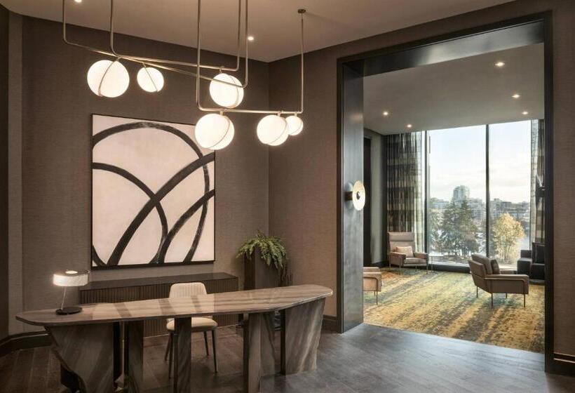 带大床的行政房间, Jw Marriott Parq Vancouver