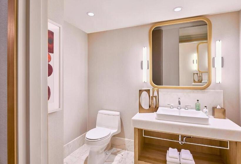 带大床的套房, Jw Marriott Parq Vancouver