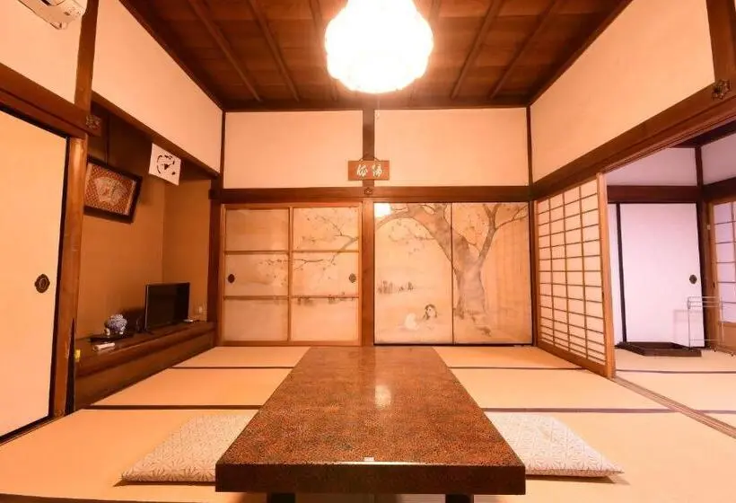 Perhehuone, 高野山 宿坊 桜池院  Koyasan Shukubo Yochiin