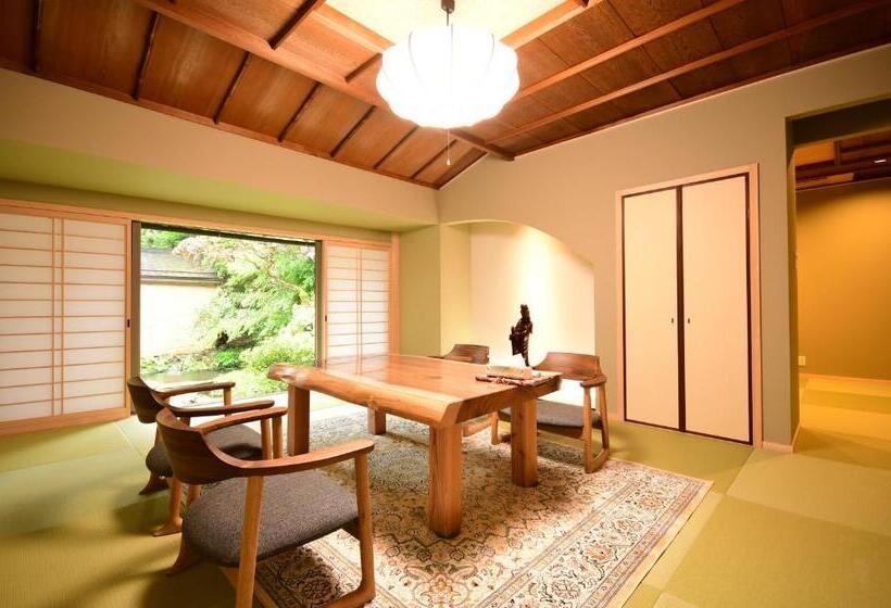 豪华家庭房间, 高野山 宿坊 桜池院  Koyasan Shukubo Yochiin