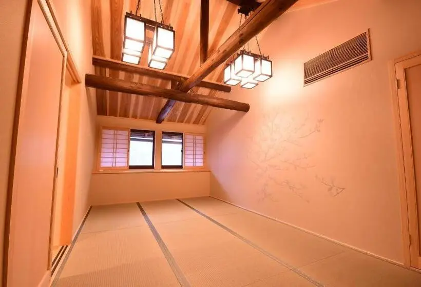 Comfort Kolmen Hengen Huone, 高野山 宿坊 桜池院  Koyasan Shukubo Yochiin