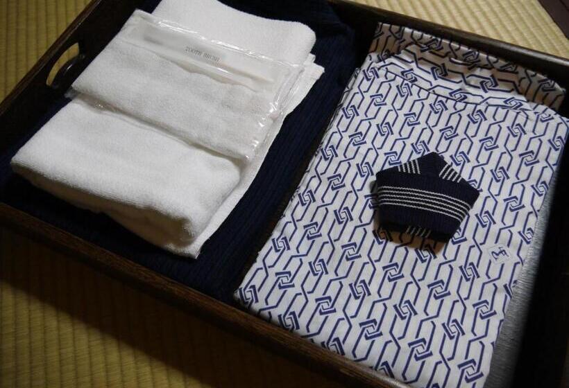 舒适三人间, 高野山 宿坊 桜池院  Koyasan Shukubo Yochiin