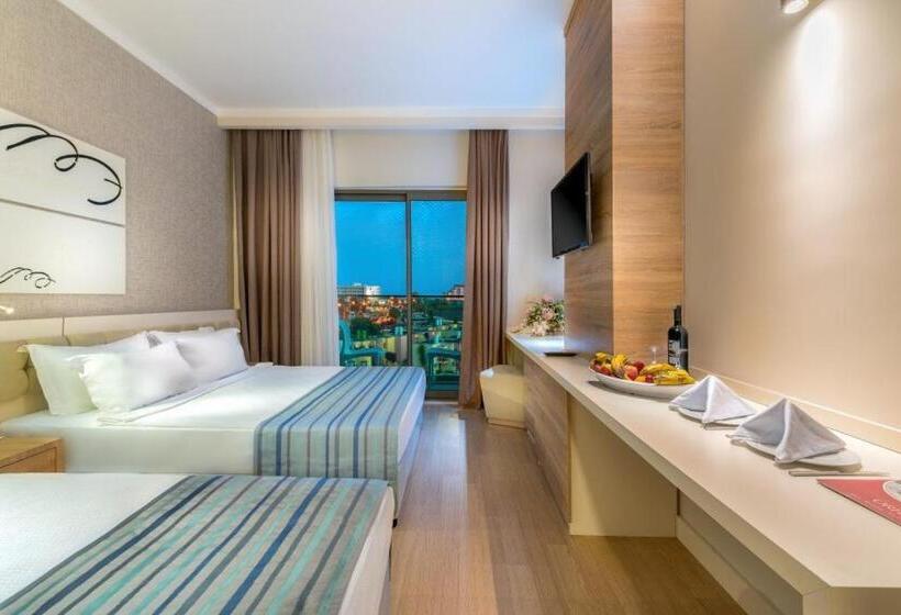 חדר משפחתי, Orfeus Queen Spa