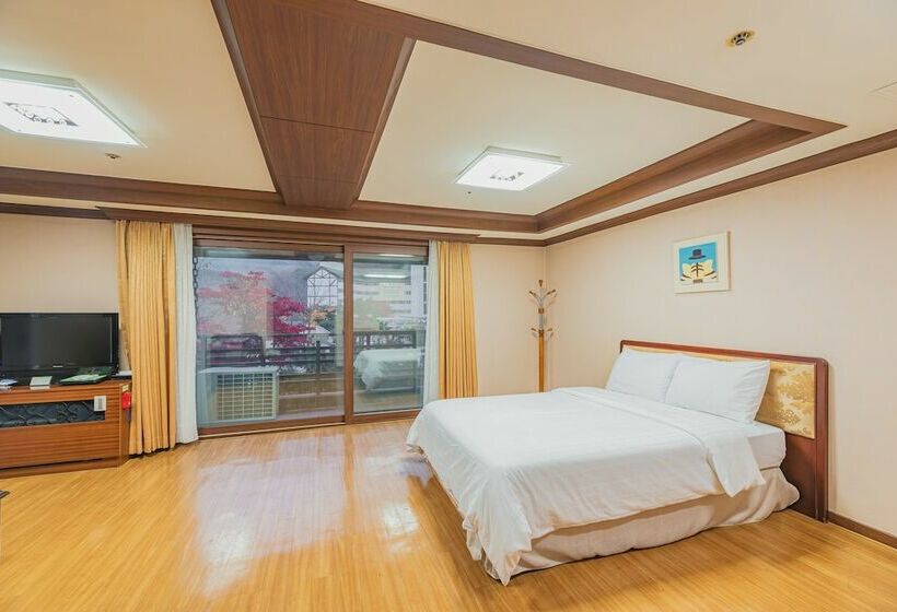 デラックスルーム, Osaek Greenyard