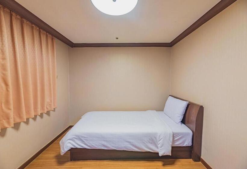 家庭间, Osaek Greenyard