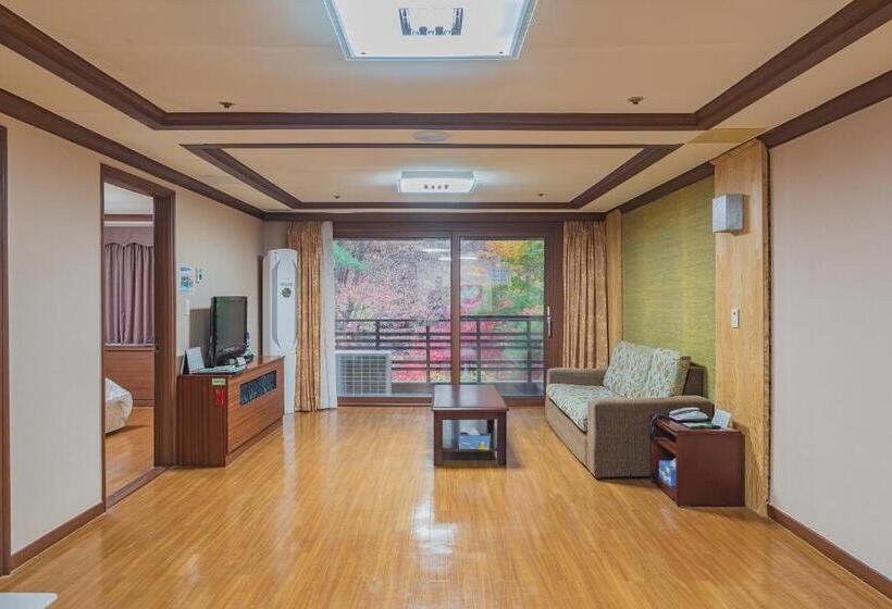 家庭间, Osaek Greenyard