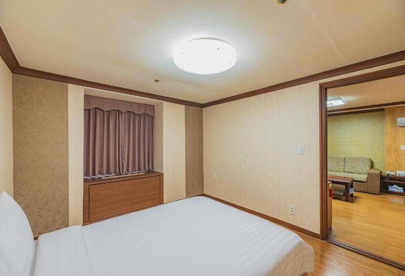 家庭间, Osaek Greenyard