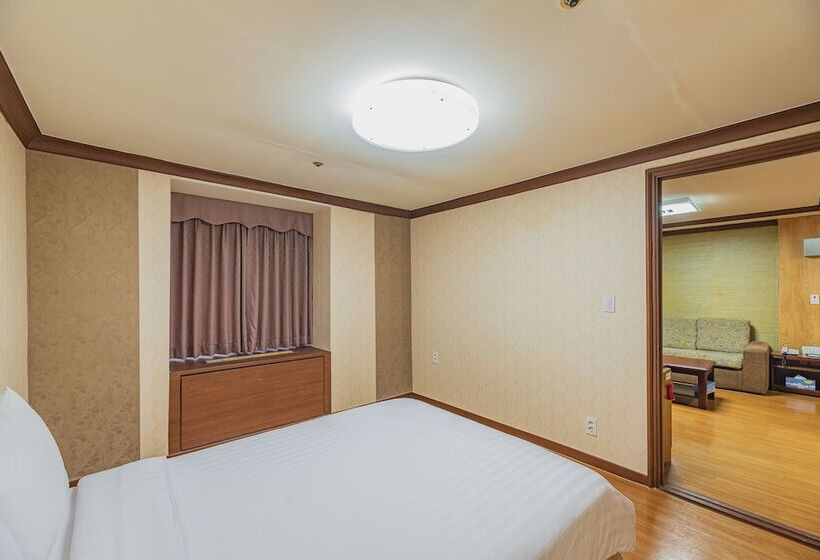 家庭间, Osaek Greenyard