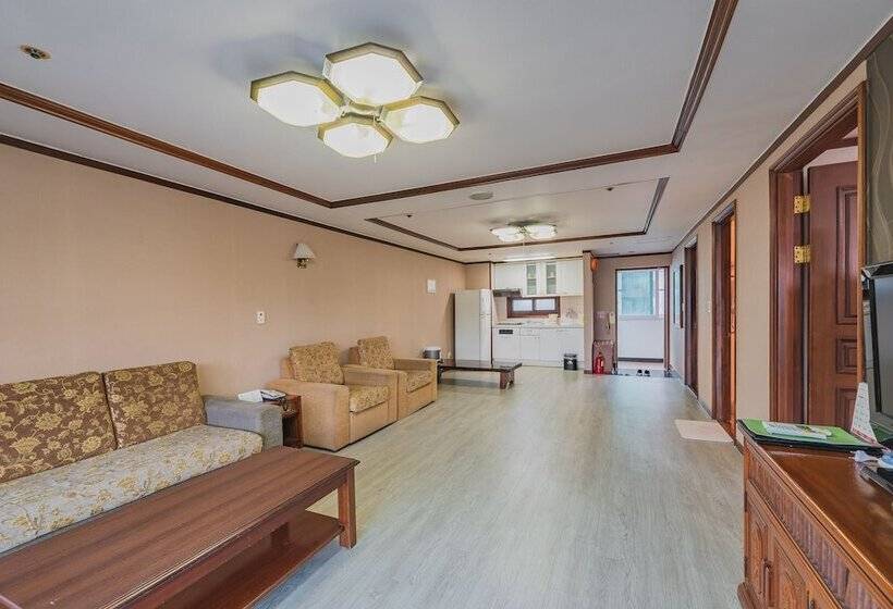 家庭间, Osaek Greenyard