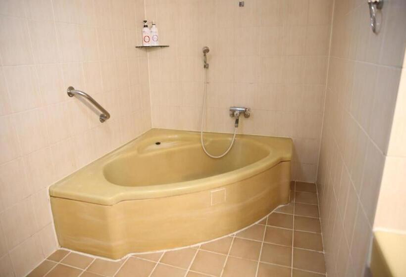 חדר משפחתי, Osaek Greenyard