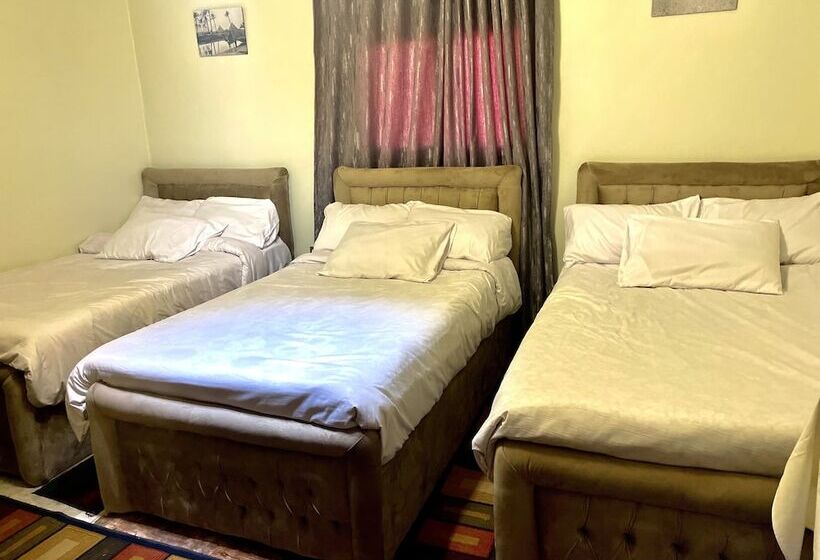 اتاق استاندارد سه تخته با چشم‌انداز, Sphinx Palace Guest House