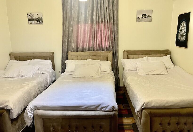 اتاق استاندارد سه تخته با چشم‌انداز, Sphinx Palace Guest House