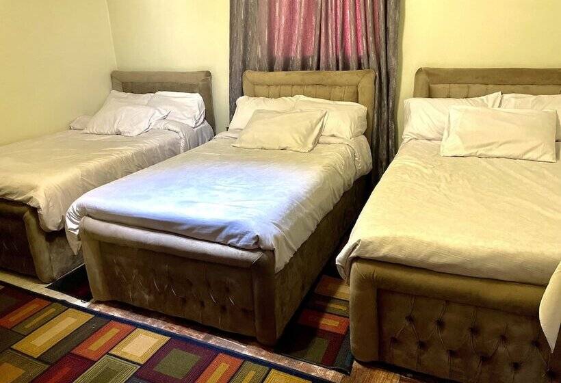 اتاق استاندارد سه تخته با چشم‌انداز, Sphinx Palace Guest House