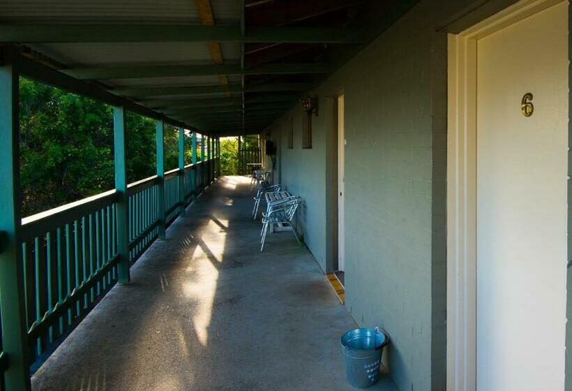 Quarto Familiar, Settlers Inn