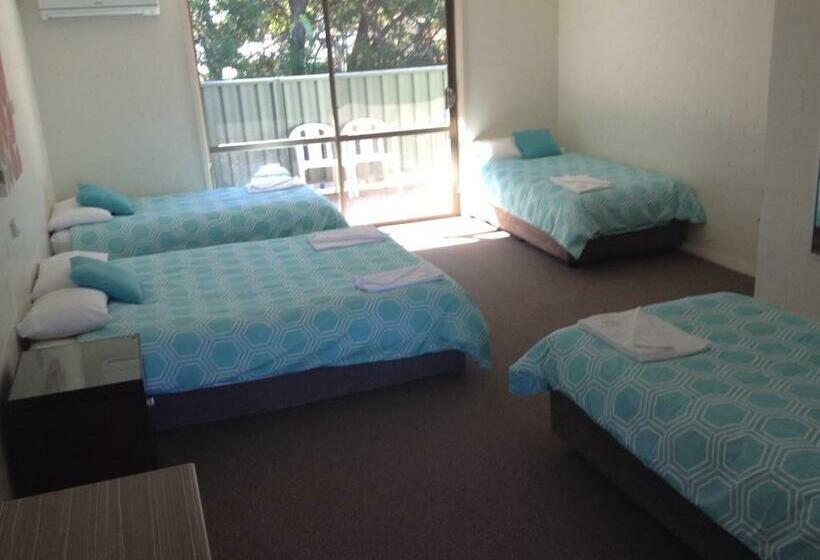 Quarto Familiar, Settlers Inn