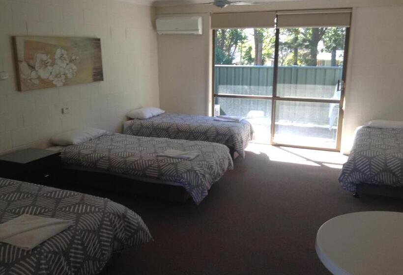 Quarto Quádruplo Standard, Settlers Inn