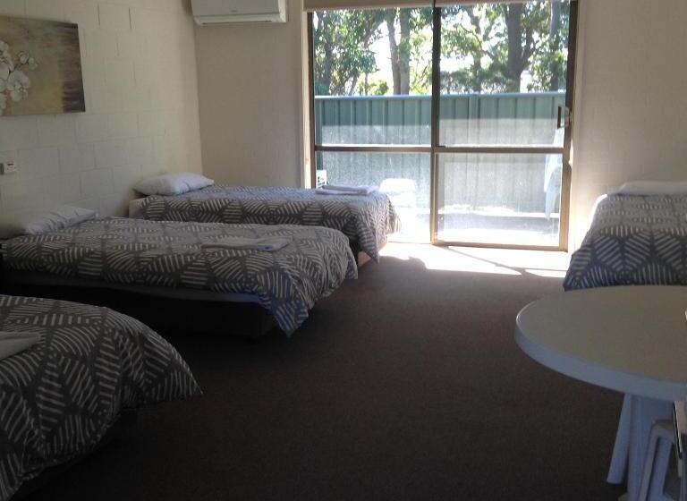 Quarto Quádruplo Standard, Settlers Inn