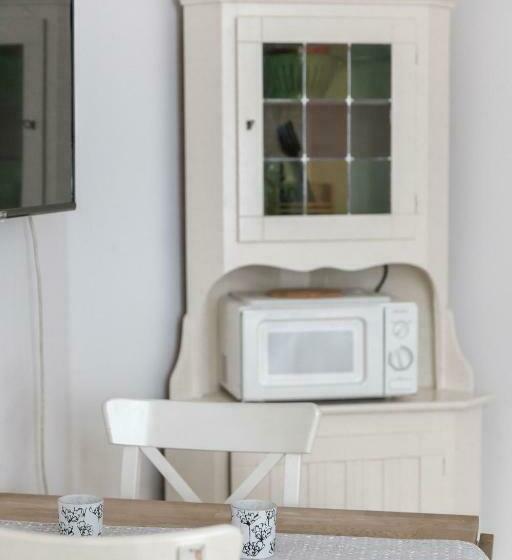 إستوديو قياسى, L Villa Ronne