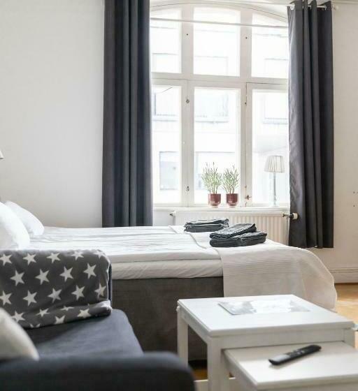 스탠다드 스튜디오, L Villa Ronne