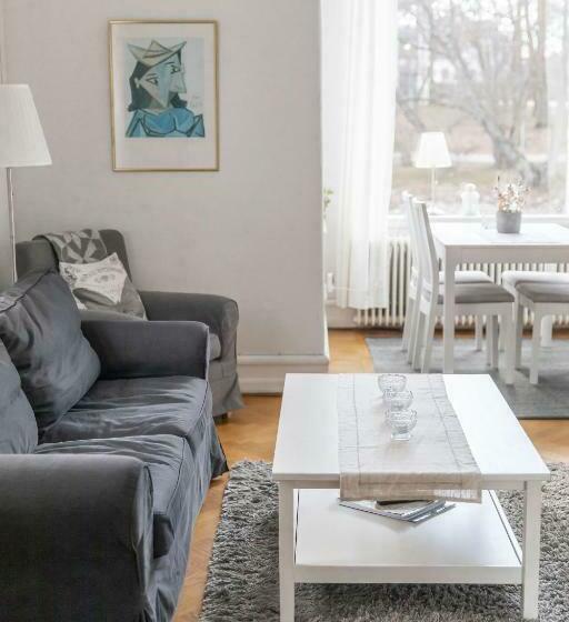 إستوديو قياسى, L Villa Ronne