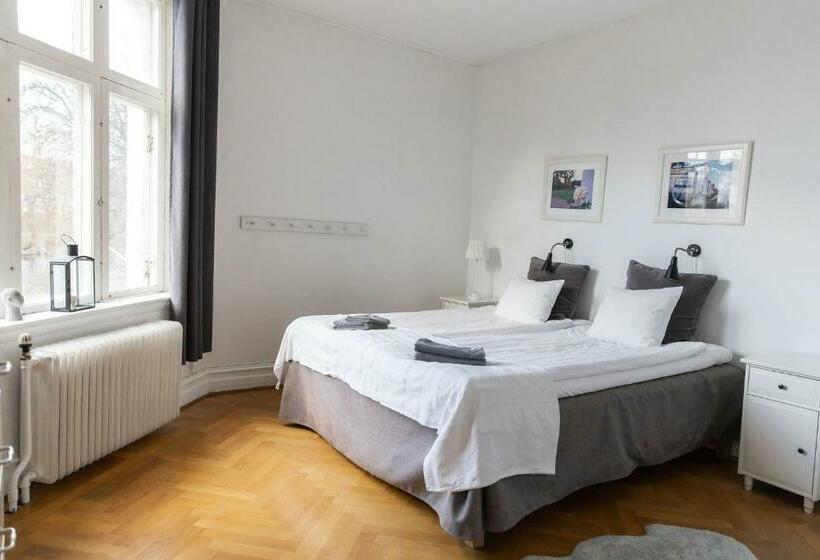 إستوديو قياسى, L Villa Ronne