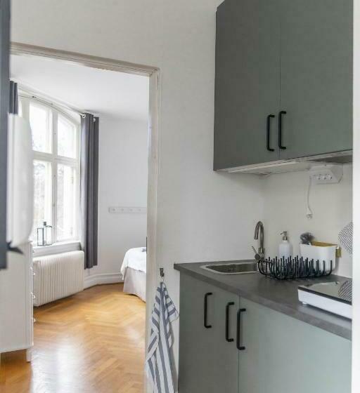 إستوديو قياسى, L Villa Ronne